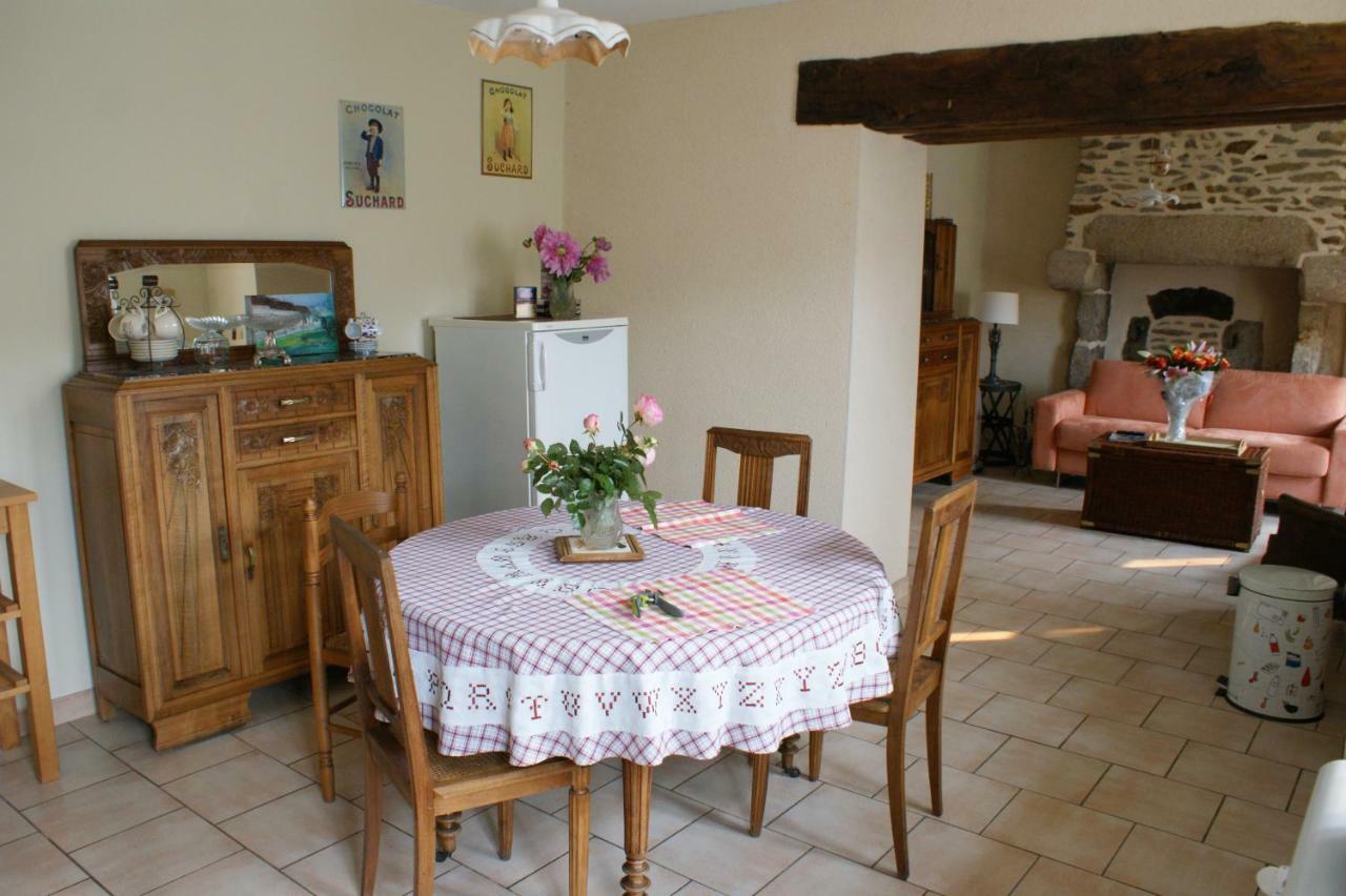 Chambre D'Hote Courtoux Saint-Denis-sur-Sarthon Екстериор снимка